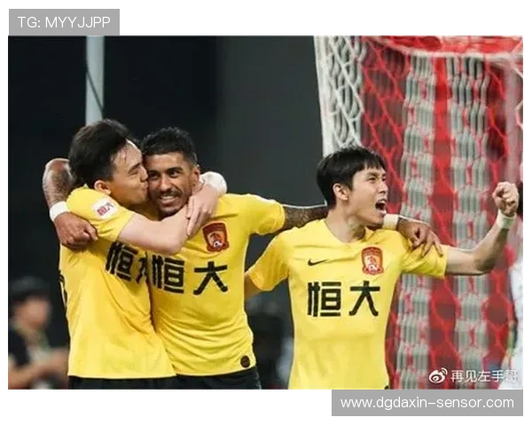 成都羽毛球队与杭州羽毛球队赛后复盘分析比赛经验与战术对比